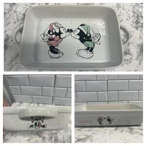 Disney Mickey and Minnie Holiday Holiday Kisses 12x9 Baking Dish